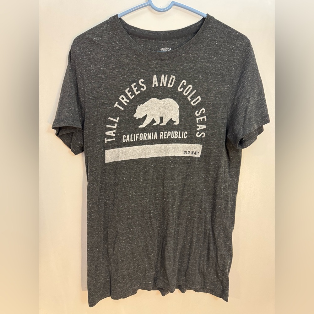 Old Navy Gray Graphic T-Shirt for Men